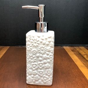Mainstays White ceramic soap dispenser